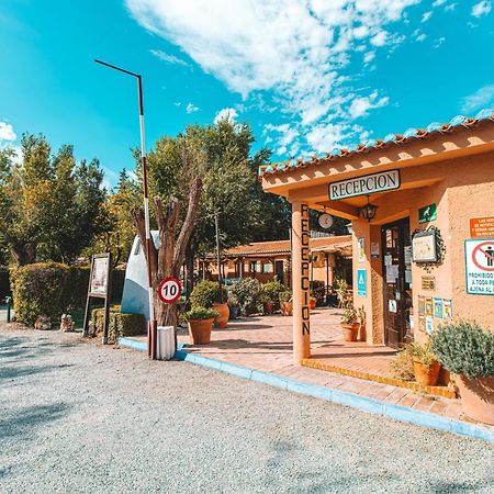 Camping & Bungalows Suspiro Del Moro Otura ภายนอก รูปภาพ