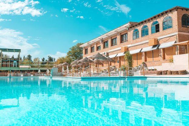 Camping & Bungalows Suspiro Del Moro Otura ภายนอก รูปภาพ