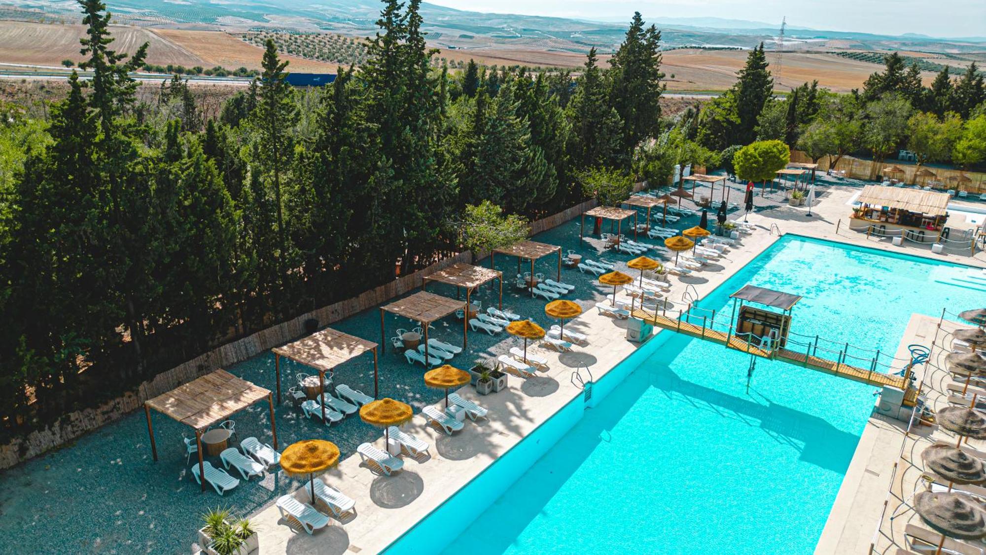 Camping & Bungalows Suspiro Del Moro Otura ภายนอก รูปภาพ