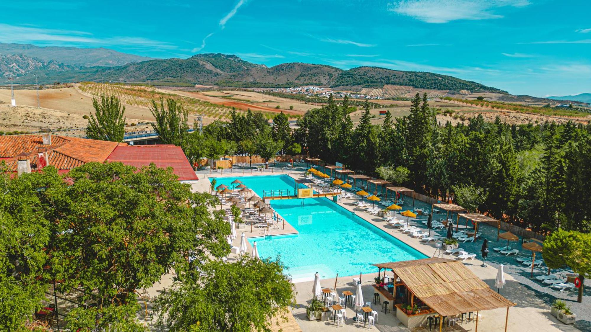 Camping & Bungalows Suspiro Del Moro Otura ภายนอก รูปภาพ