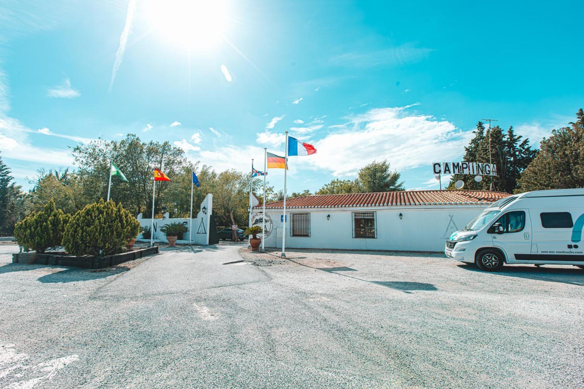 Camping & Bungalows Suspiro Del Moro Otura ภายนอก รูปภาพ
