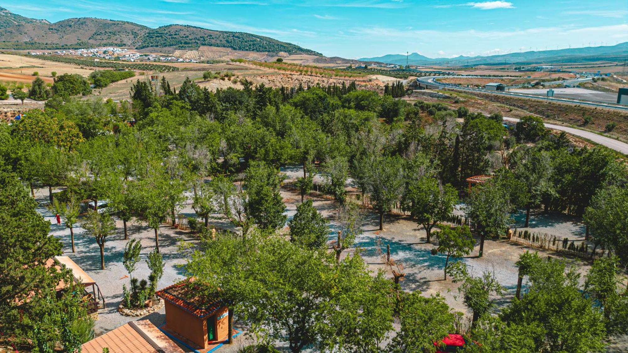 Camping & Bungalows Suspiro Del Moro Otura ภายนอก รูปภาพ